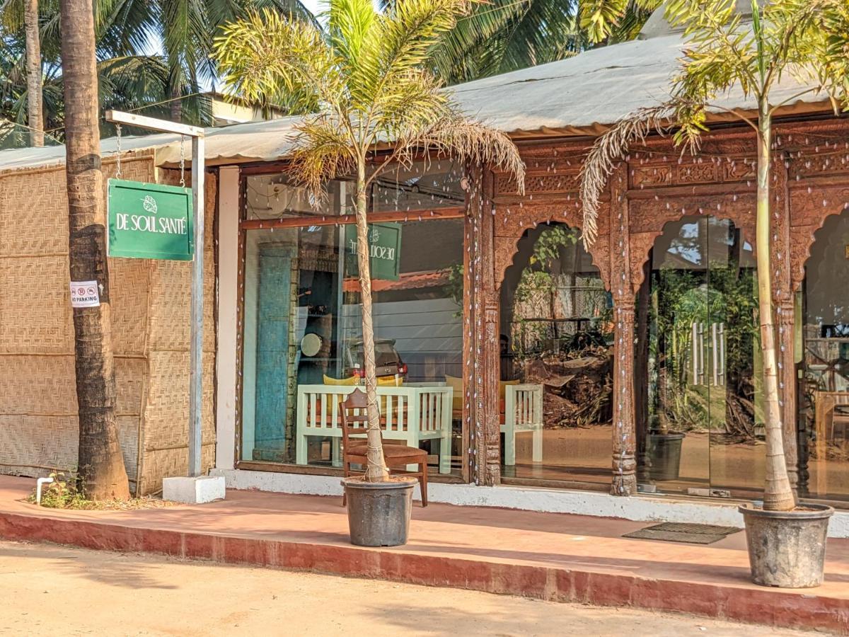 De Soul Sante Beach Resorts Morjim Goa Exterior foto